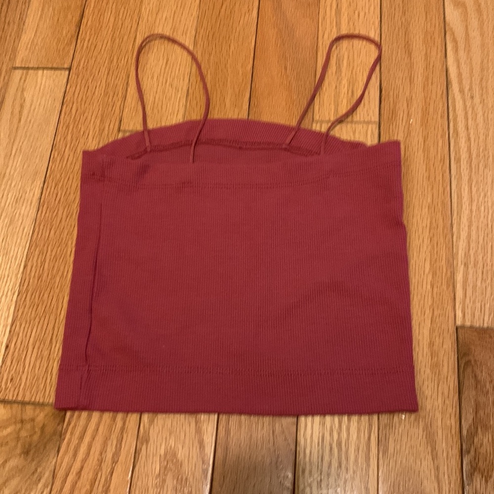 Like new cropped tank XS pretty rose color - Picture 2 of 3